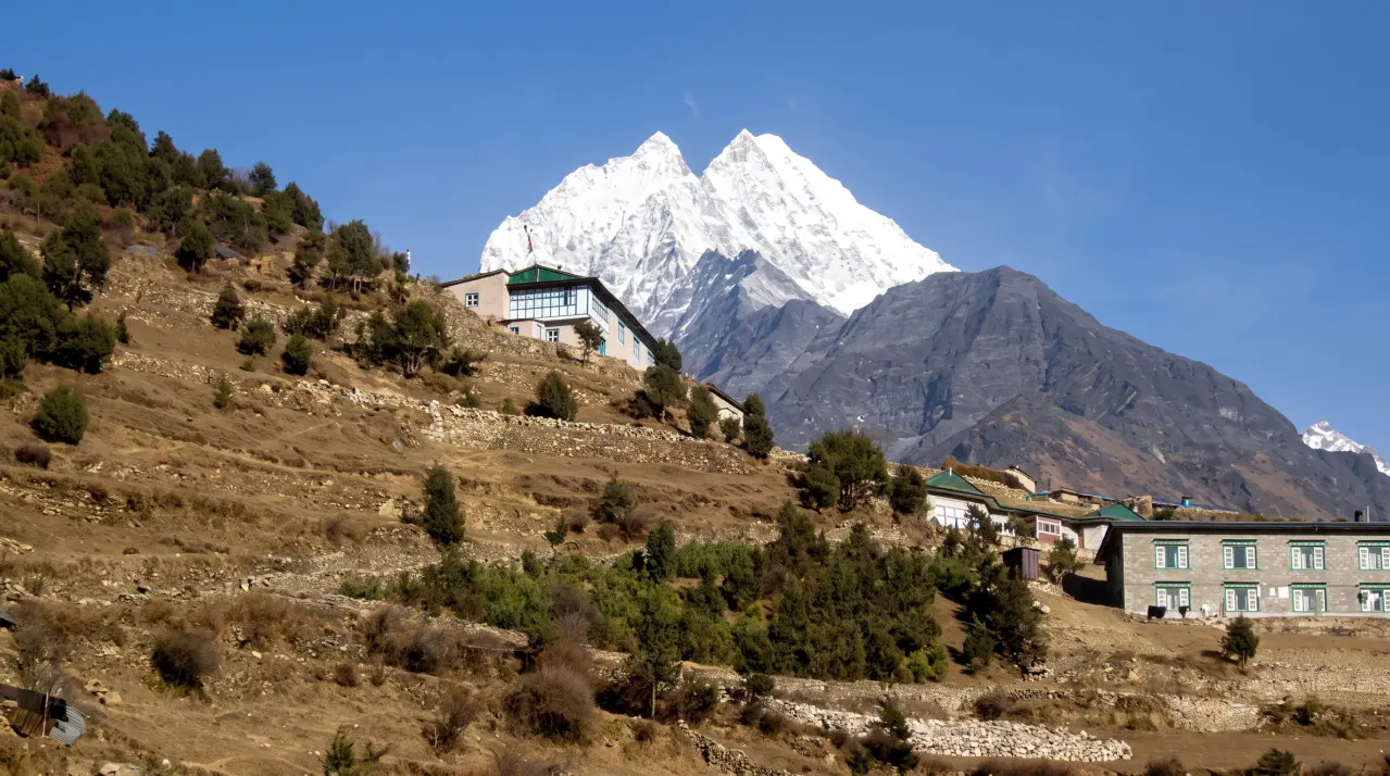 Thamserku, Namche Bazaar