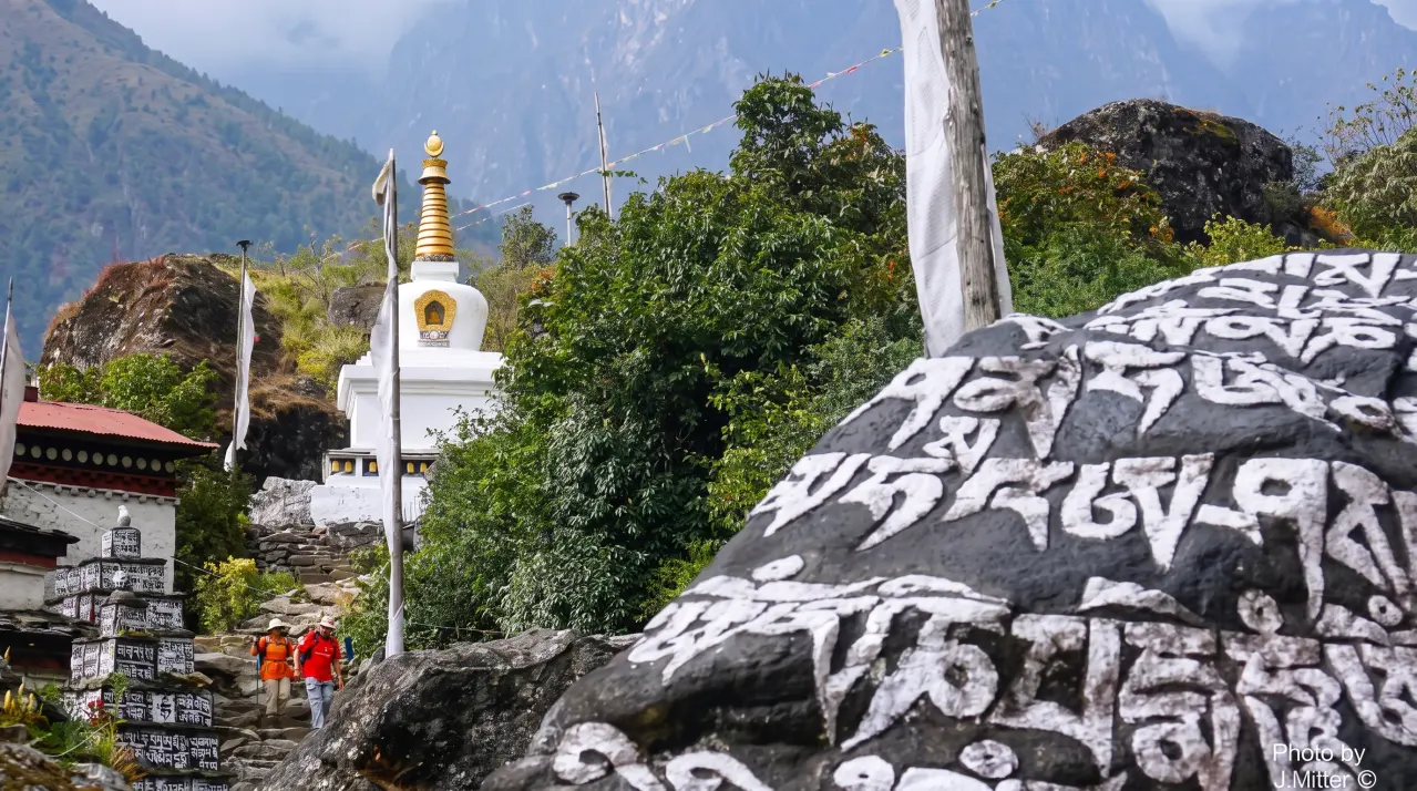 Der Ort Phakding auf dem Weg zum EBC, Nepal