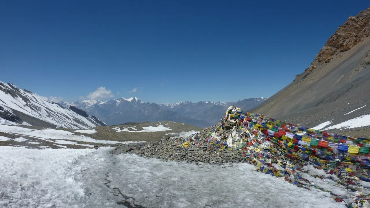 Sonnenschein auf dem Thorong-La Pass