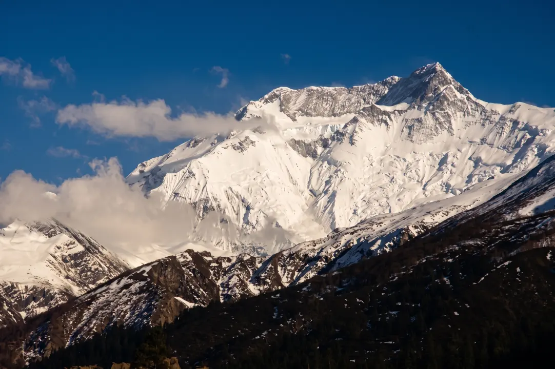 Blick auf die Berge von Khangsar