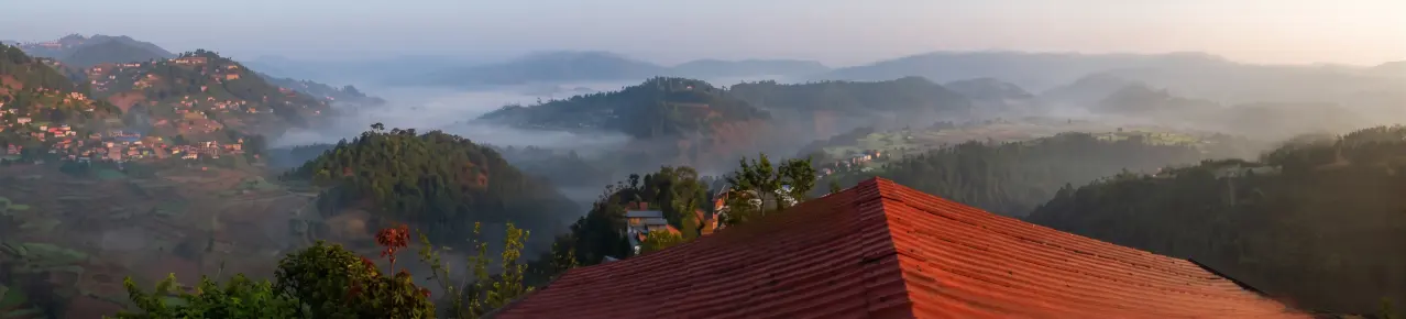 Sonnenaufgang im Kathmandu Valley nahe Baltali