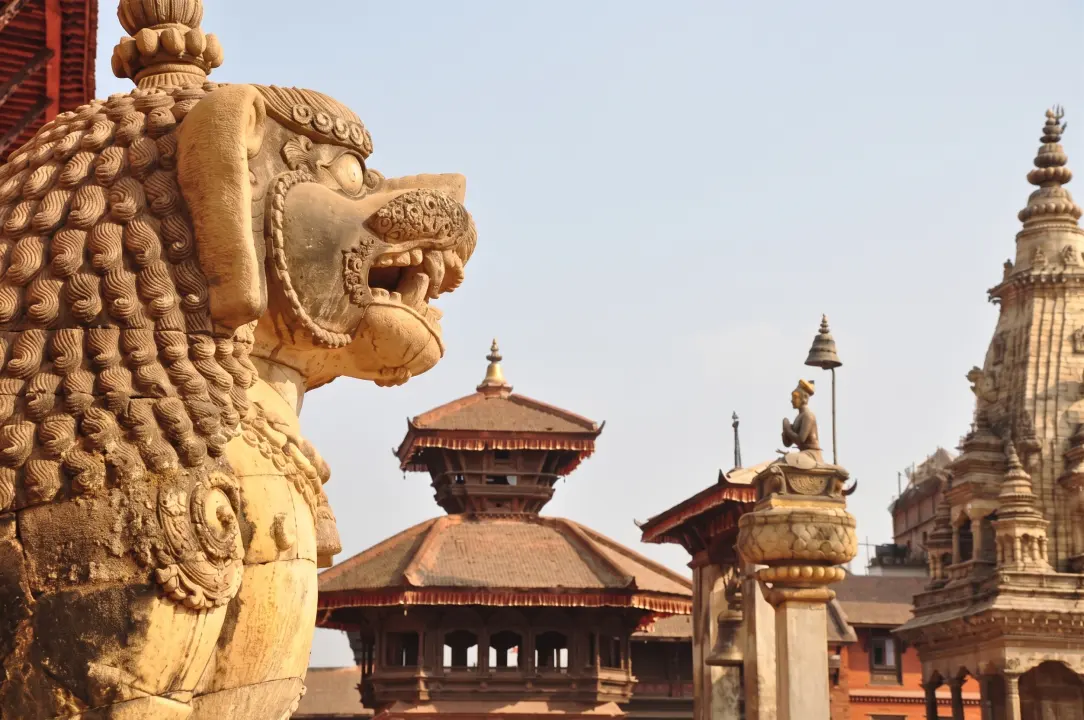 Wunderschöne Tempel säumen die Stressen in Bhaktapur