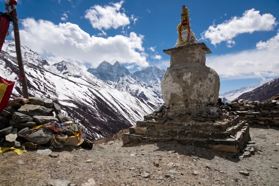 Stupa auf dem Weg zum Mount Everest Basecamp, Nepal