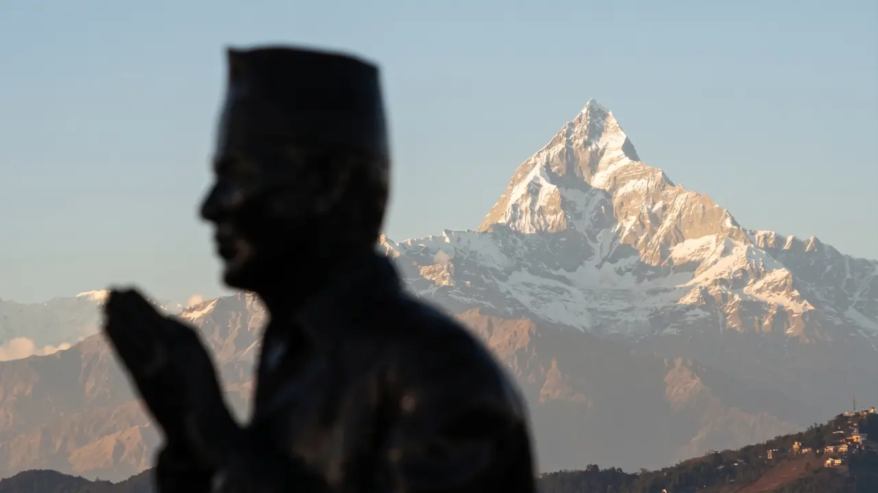Blick auf den Fishtail von der World Peace Stupa , Pokhara