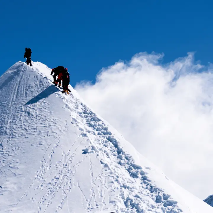 Island-Peak Summit